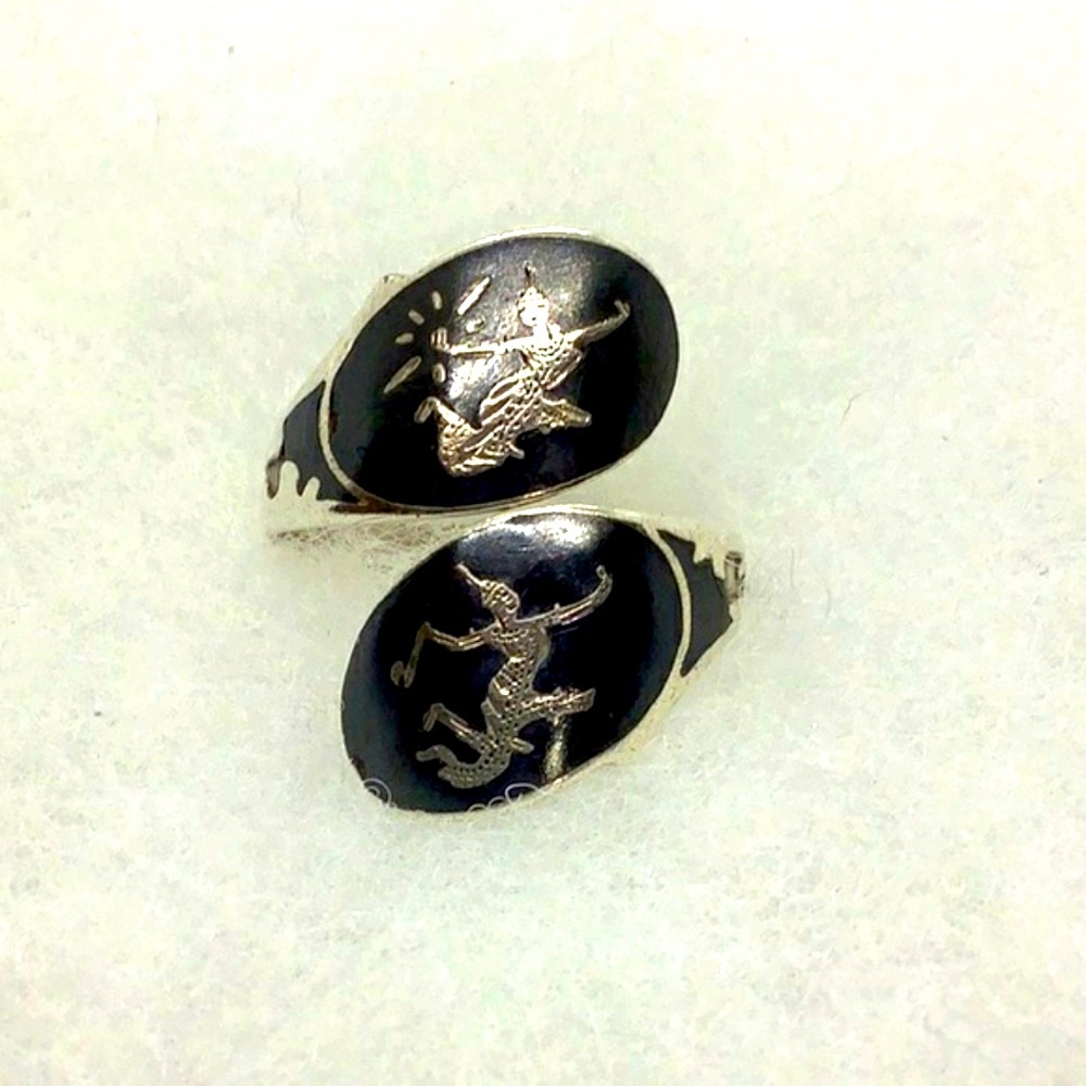 Vintage SIAM Sterling silver size 8 ring